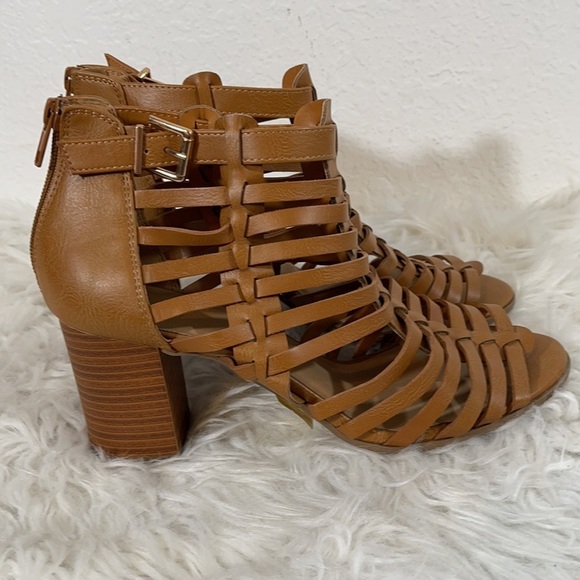 Charlotte Russe Open Toe Block Heel Size 11 - Picture 2 of 7